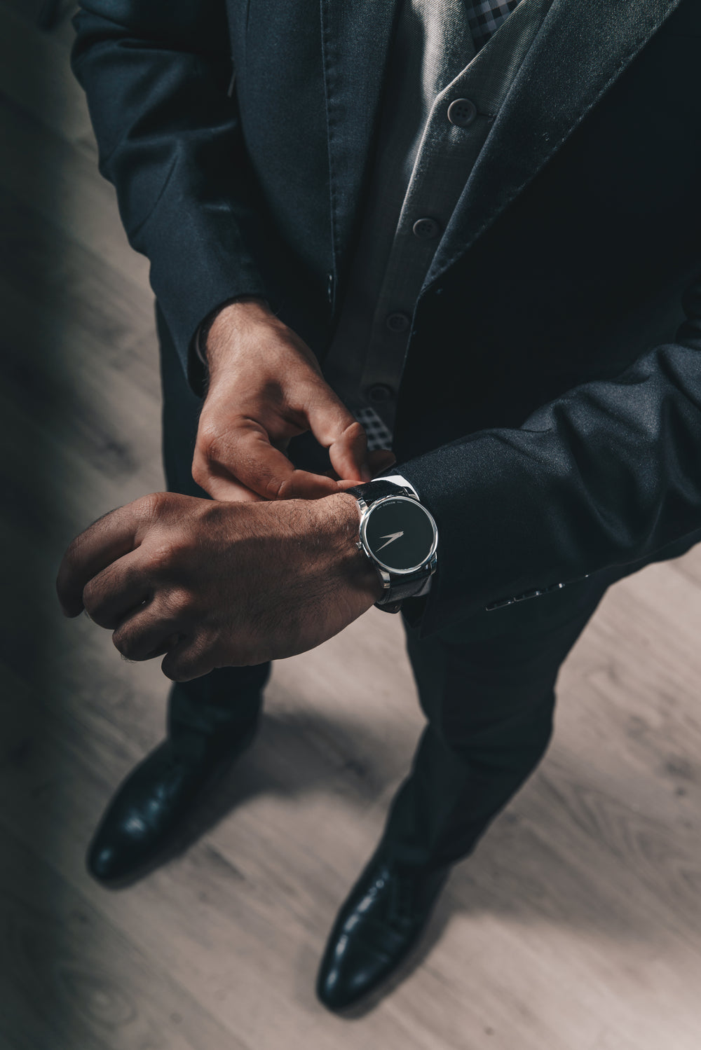mens-suit-watch